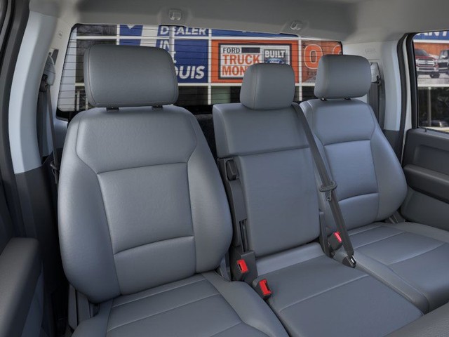 Ford F-450SD Vehicle Image 10