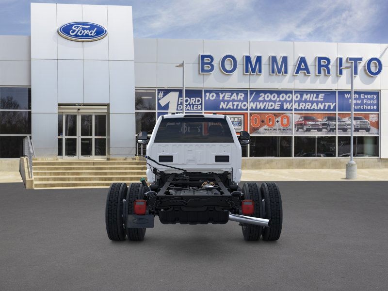 Ford Super Duty F-450 DRW Vehicle Image 05