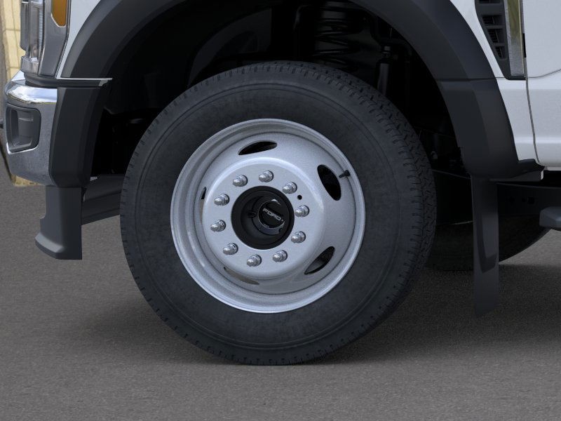 Ford Super Duty F-450 DRW Vehicle Image 19