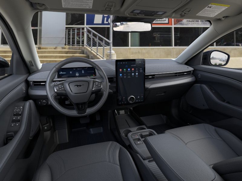 Ford Mustang Mach-E Vehicle Full-screen Gallery Image 9
