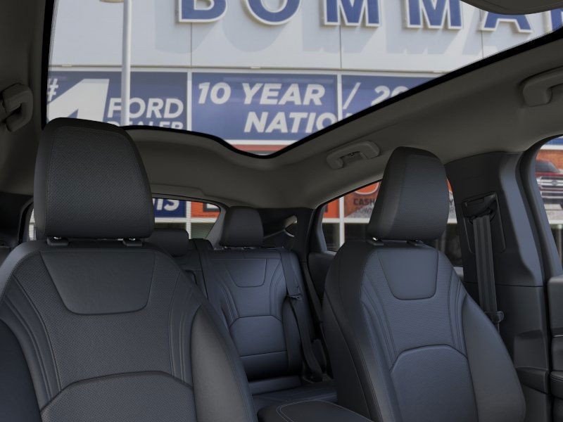 Ford Mustang Mach-E Vehicle Full-screen Gallery Image 22