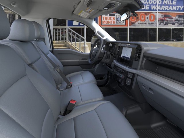 Ford F-450SD Vehicle Image 11