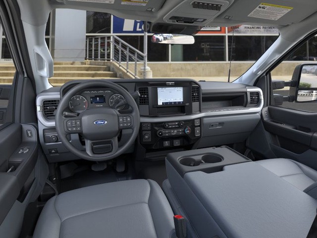 Ford F-550SD Vehicle Image 09