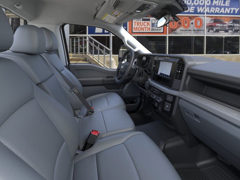 Ford F-550SD Vehicle Image 11