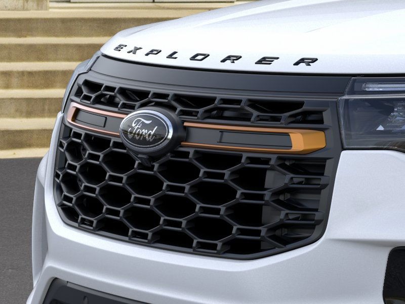 Ford Explorer Vehicle Image 17