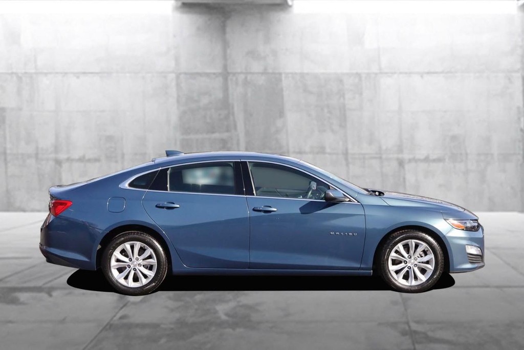 Chevrolet Malibu Vehicle Image 05