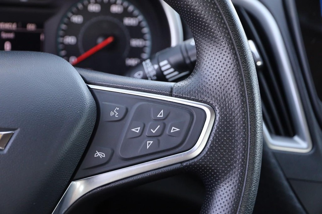 Chevrolet Malibu Vehicle Image 12