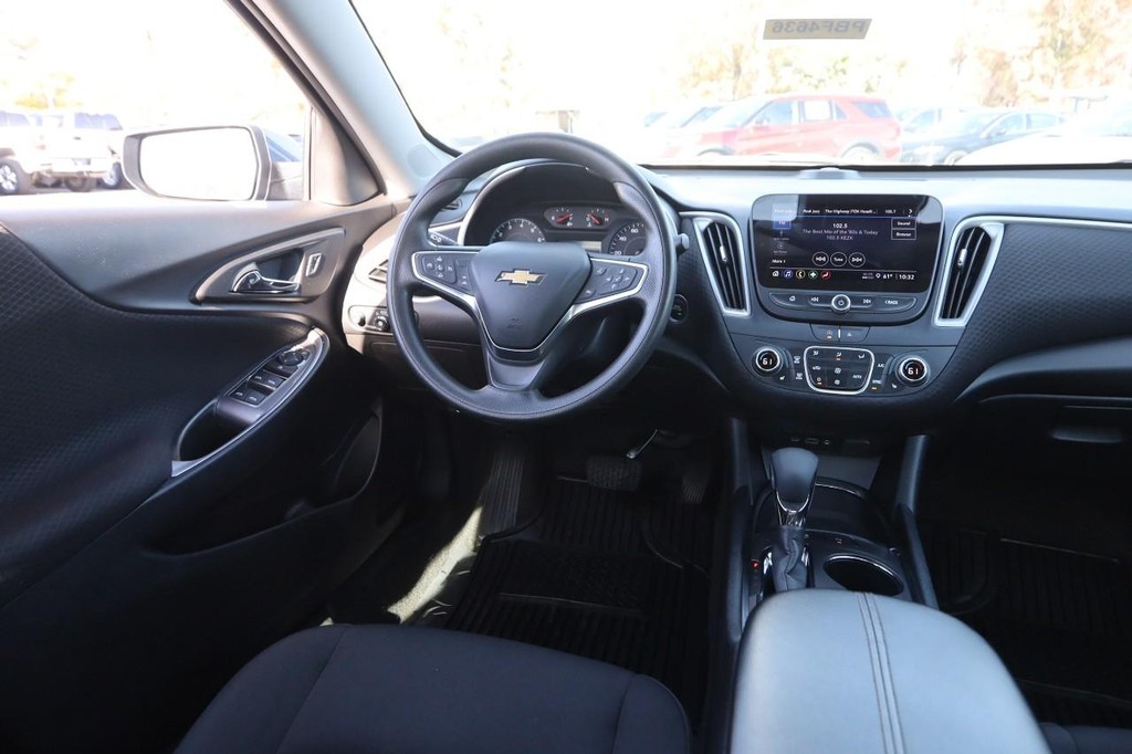 Chevrolet Malibu Vehicle Image 20