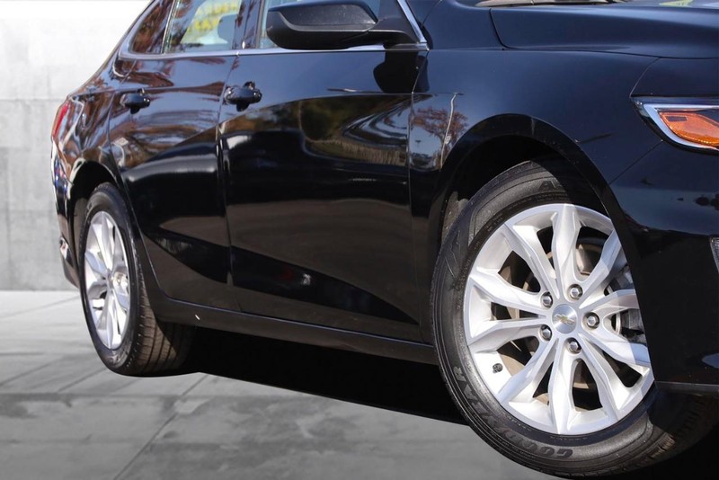 Chevrolet Malibu Vehicle Full-screen Gallery Image 03