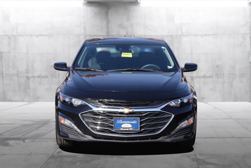 Chevrolet Malibu Vehicle Full-screen Gallery Image 04