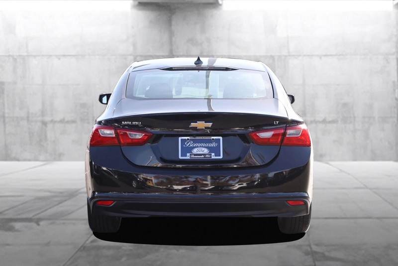 Chevrolet Malibu Vehicle Full-screen Gallery Image 06
