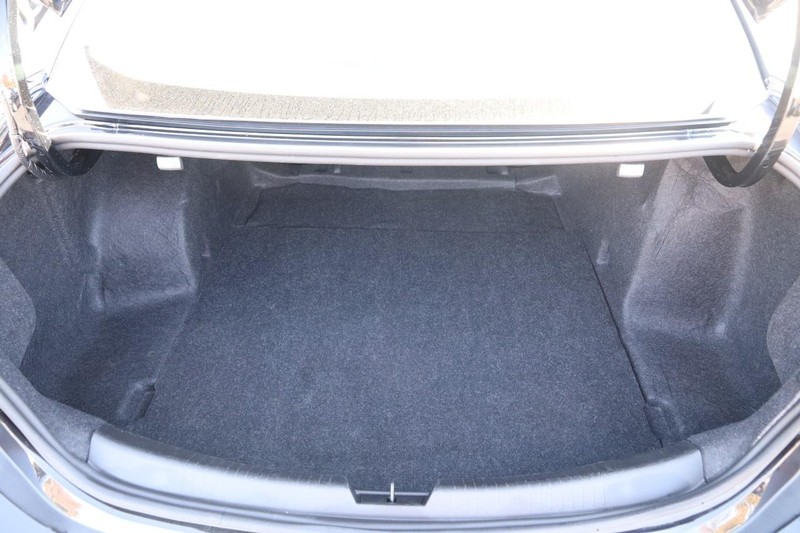 Chevrolet Malibu Vehicle Full-screen Gallery Image 07