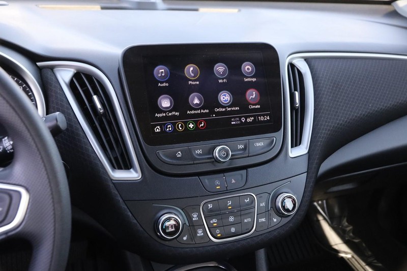 Chevrolet Malibu Vehicle Full-screen Gallery Image 14