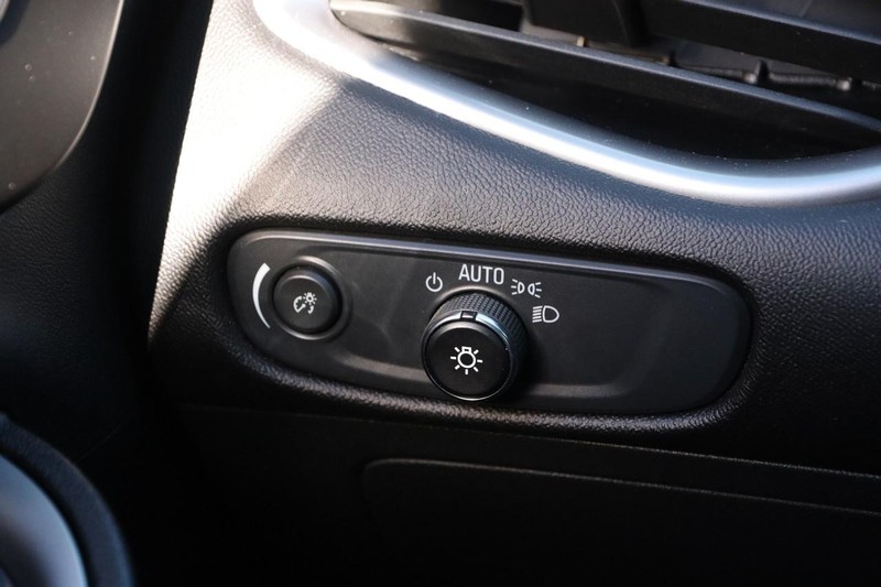 Chevrolet Malibu Vehicle Full-screen Gallery Image 17