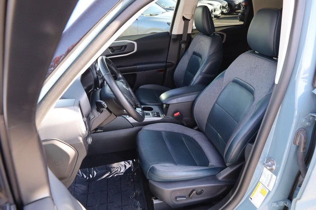 Ford Bronco Sport Vehicle Full-screen Gallery Image 12