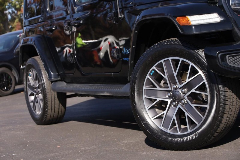Jeep Wrangler 4xe Vehicle Image 03