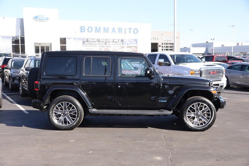 Jeep Wrangler 4xe Vehicle Image 05