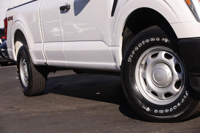 Ford F-150 Vehicle Full-screen Gallery Image 3