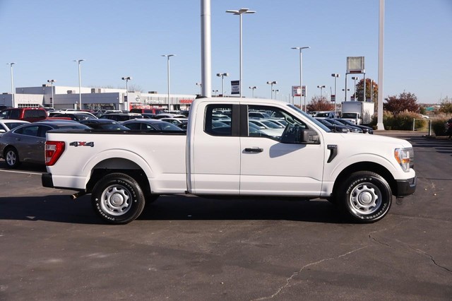 Ford F-150 Vehicle Full-screen Gallery Image 5