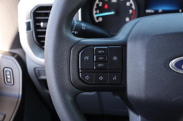 Ford F-150 Vehicle Full-screen Gallery Image 12