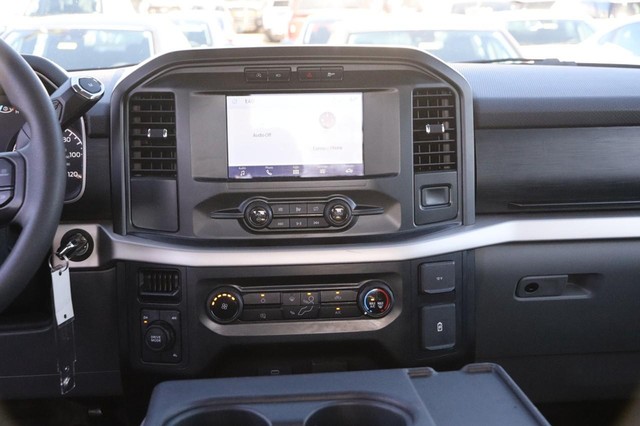 Ford F-150 Vehicle Full-screen Gallery Image 23