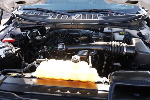 Ford F-150 Vehicle Full-screen Gallery Image 26