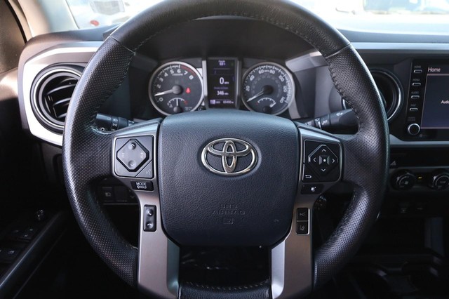 Toyota Tacoma 4WD Vehicle Full-screen Gallery Image 10