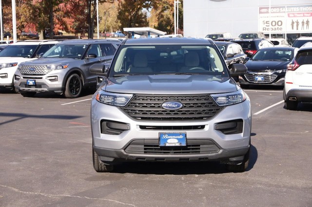 Ford Explorer Vehicle Full-screen Gallery Image 4
