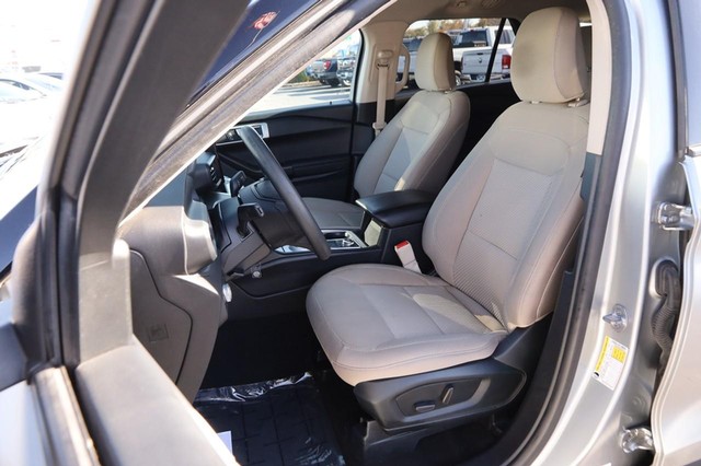 Ford Explorer Vehicle Full-screen Gallery Image 9