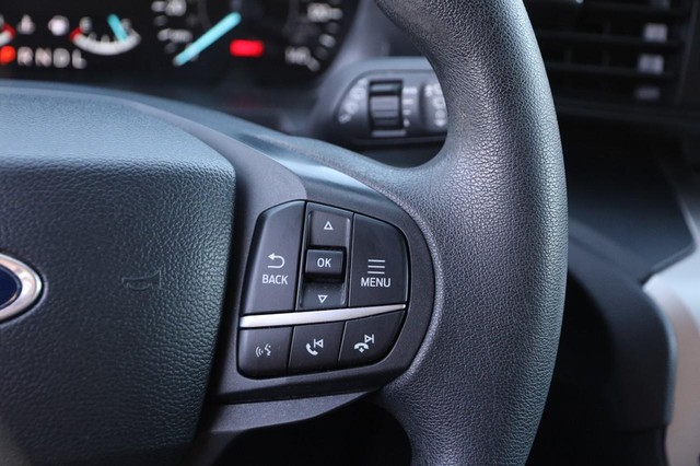 Ford Explorer Vehicle Full-screen Gallery Image 14