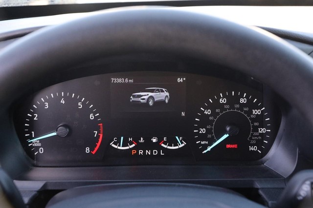 Ford Explorer Vehicle Full-screen Gallery Image 15