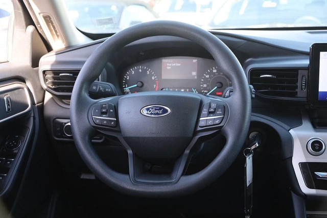 Ford Explorer Vehicle Full-screen Gallery Image 23