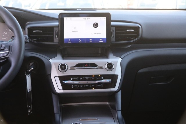 Ford Explorer Vehicle Full-screen Gallery Image 24