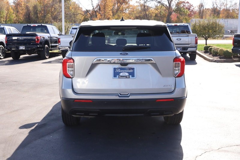 Ford Explorer Vehicle Image 06