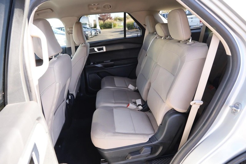 Ford Explorer Vehicle Image 10