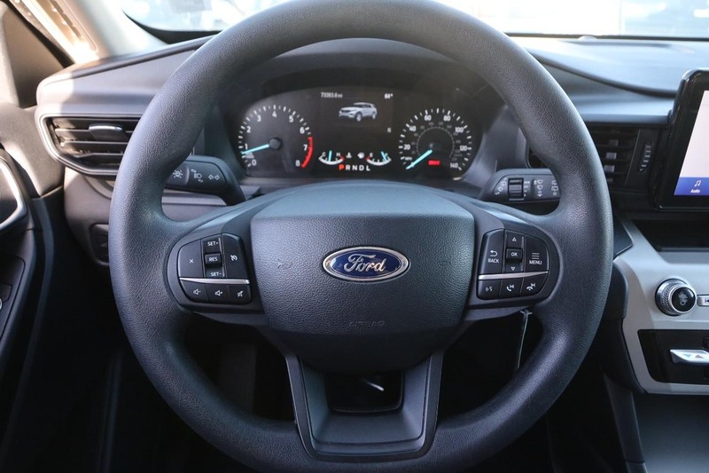 Ford Explorer Vehicle Image 12