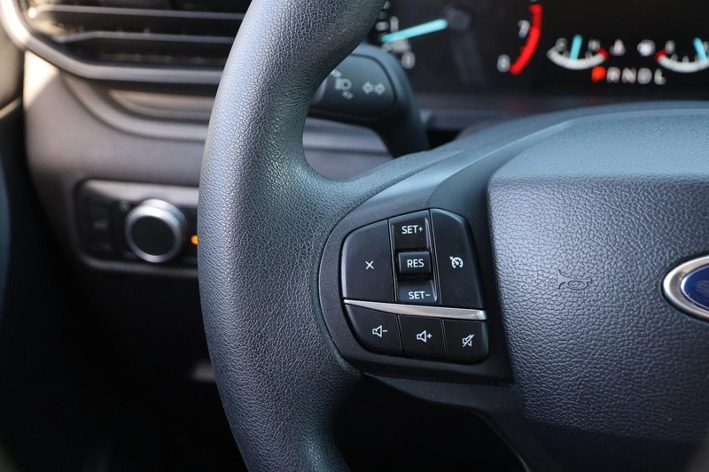 Ford Explorer Vehicle Image 13