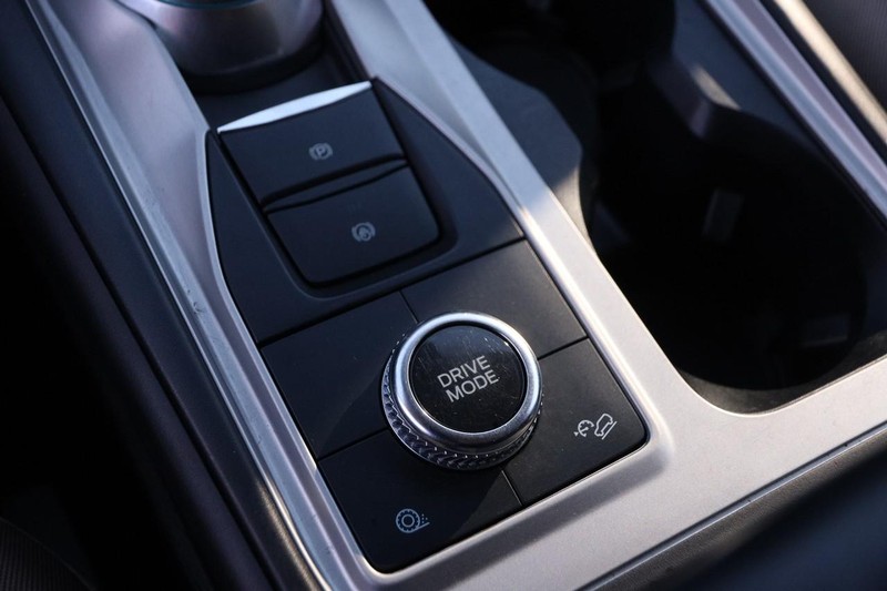 Ford Explorer Vehicle Image 19