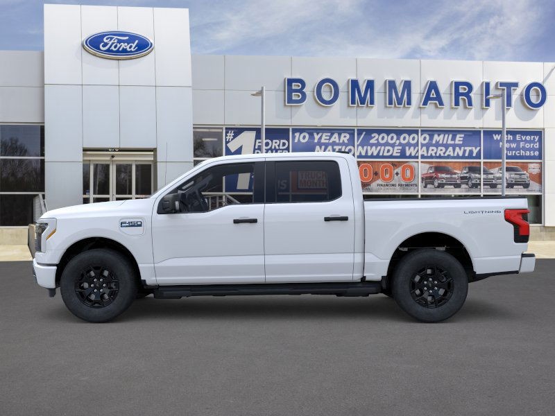 Ford F-150 Lightning Vehicle Full-screen Gallery Image 3