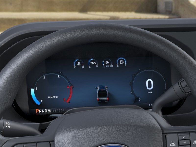 Ford Super Duty F-250 SRW Vehicle Full-screen Gallery Image 13