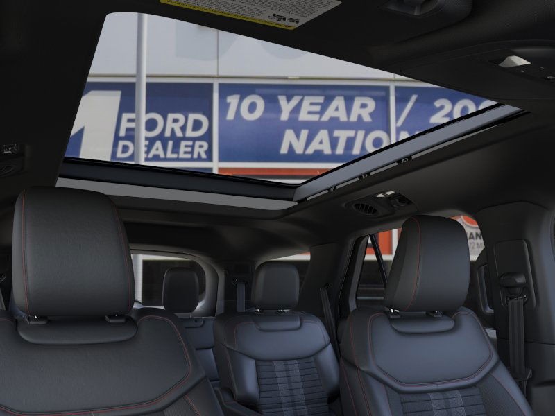 Ford Explorer Vehicle Image 22