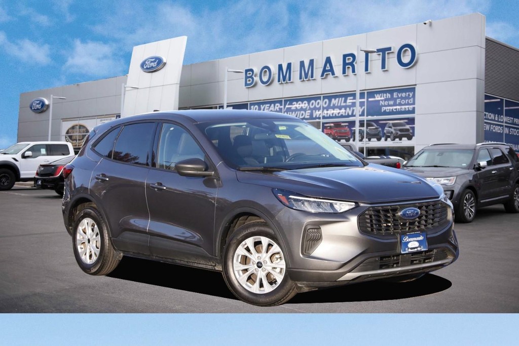 Ford Escape Vehicle Image 02