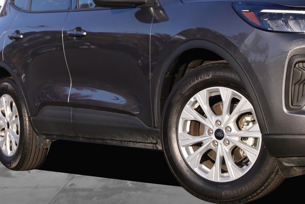 Ford Escape Vehicle Image 04