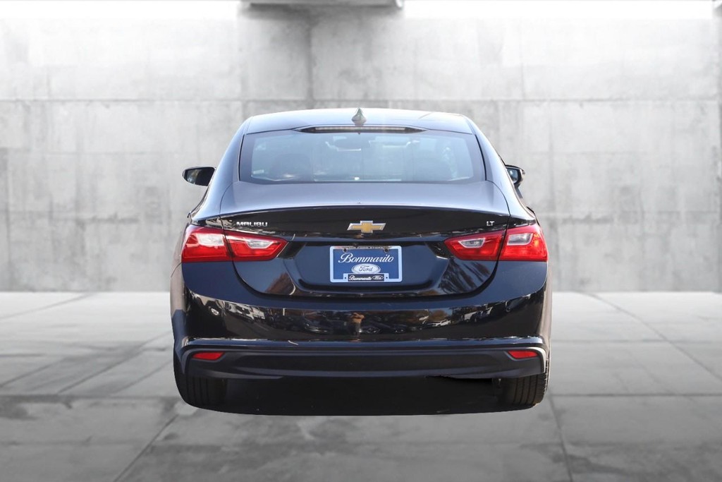 Chevrolet Malibu Vehicle Image 06
