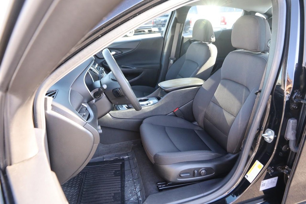 Chevrolet Malibu Vehicle Image 08