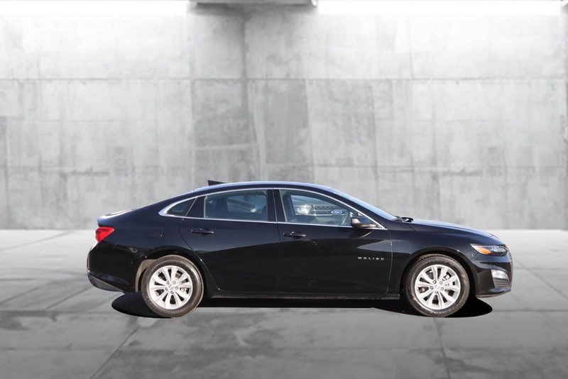 Chevrolet Malibu Vehicle Full-screen Gallery Image 05