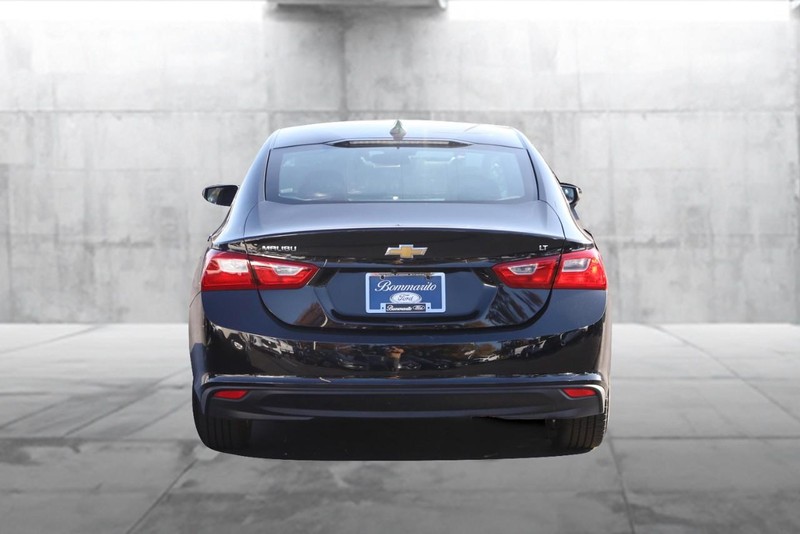 Chevrolet Malibu Vehicle Full-screen Gallery Image 06