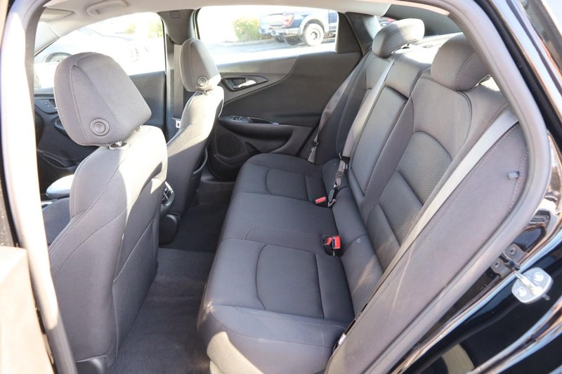 Chevrolet Malibu Vehicle Full-screen Gallery Image 09