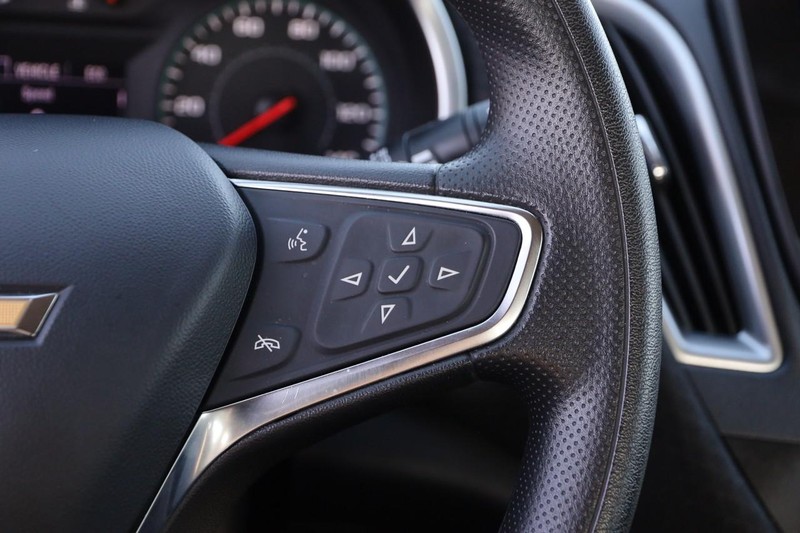 Chevrolet Malibu Vehicle Full-screen Gallery Image 12