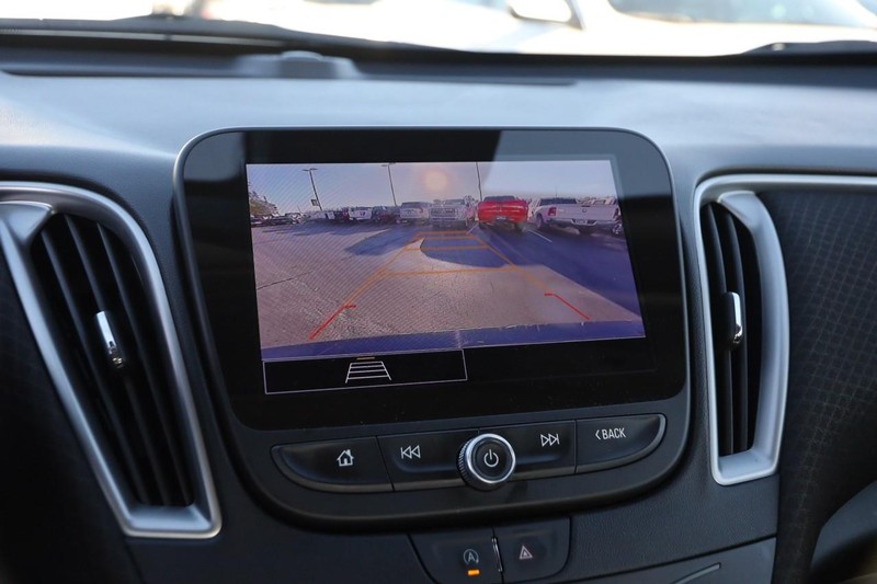 Chevrolet Malibu Vehicle Full-screen Gallery Image 16